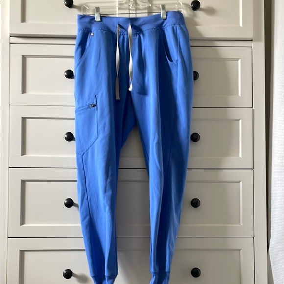 Figs Women’s Ciel Blue Zamora Jogger Scrub Pants 6 Pockets - Size Small - Picture 1 of 9